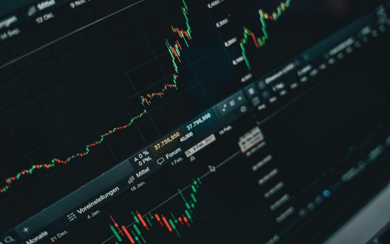 Dominando Indicadores Econômicos: Guia Essencial para Investidores Estratégicos